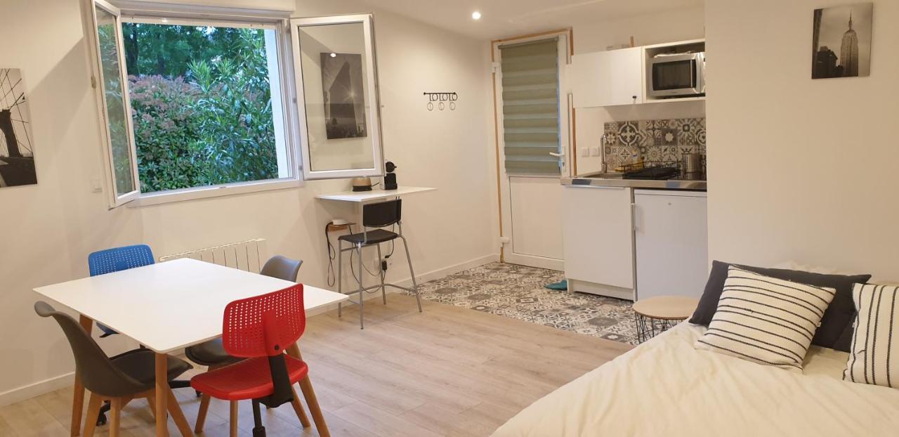 Adorable Studio 25M² Tres Calme Avec Parking Marseille Exterior photo